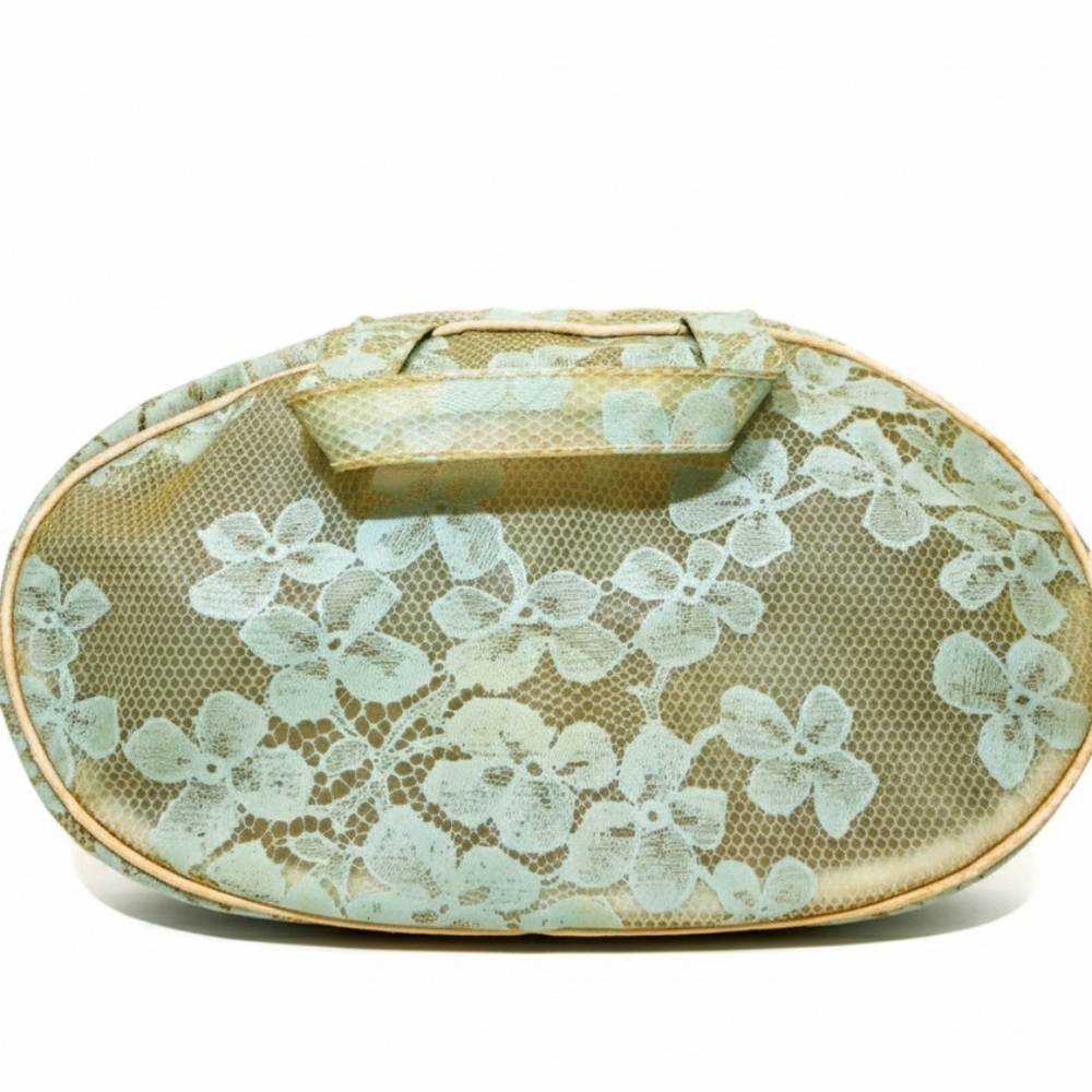 Elegant Lace Overlay Vintage Clutch - Cream